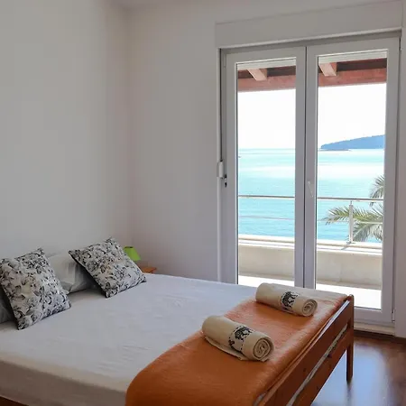 Klara * 룸바르다